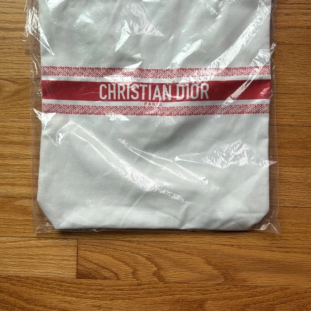 🆕Christian Dior White and Red Tote Bag - Picture 2 of 4